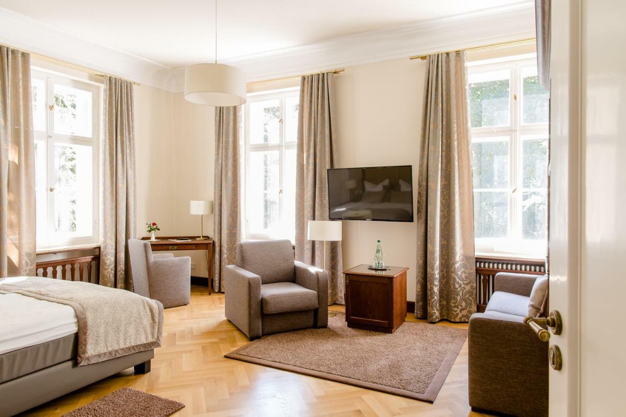Hotel Villa Altenburg Pößneck 外观 照片