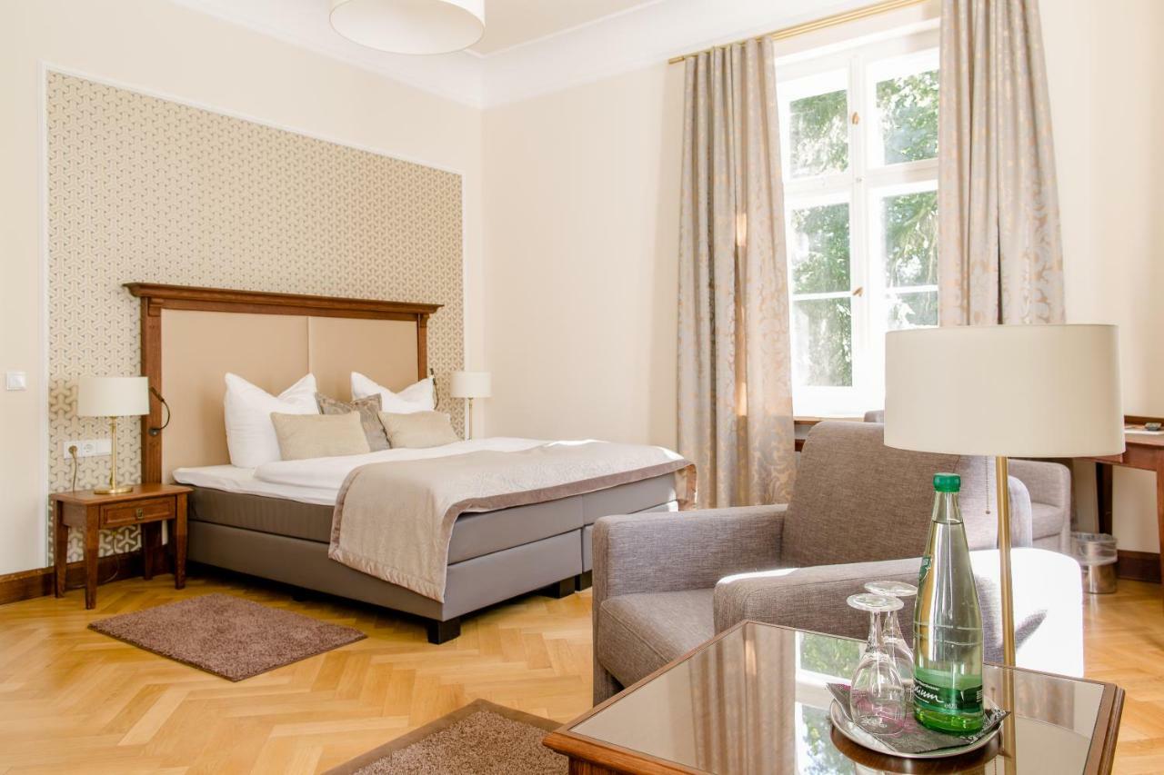 Hotel Villa Altenburg Pößneck 外观 照片